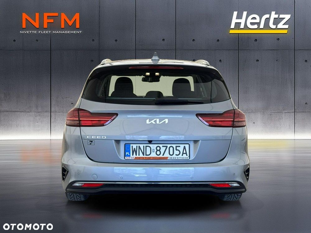 Kia Ceed - 10