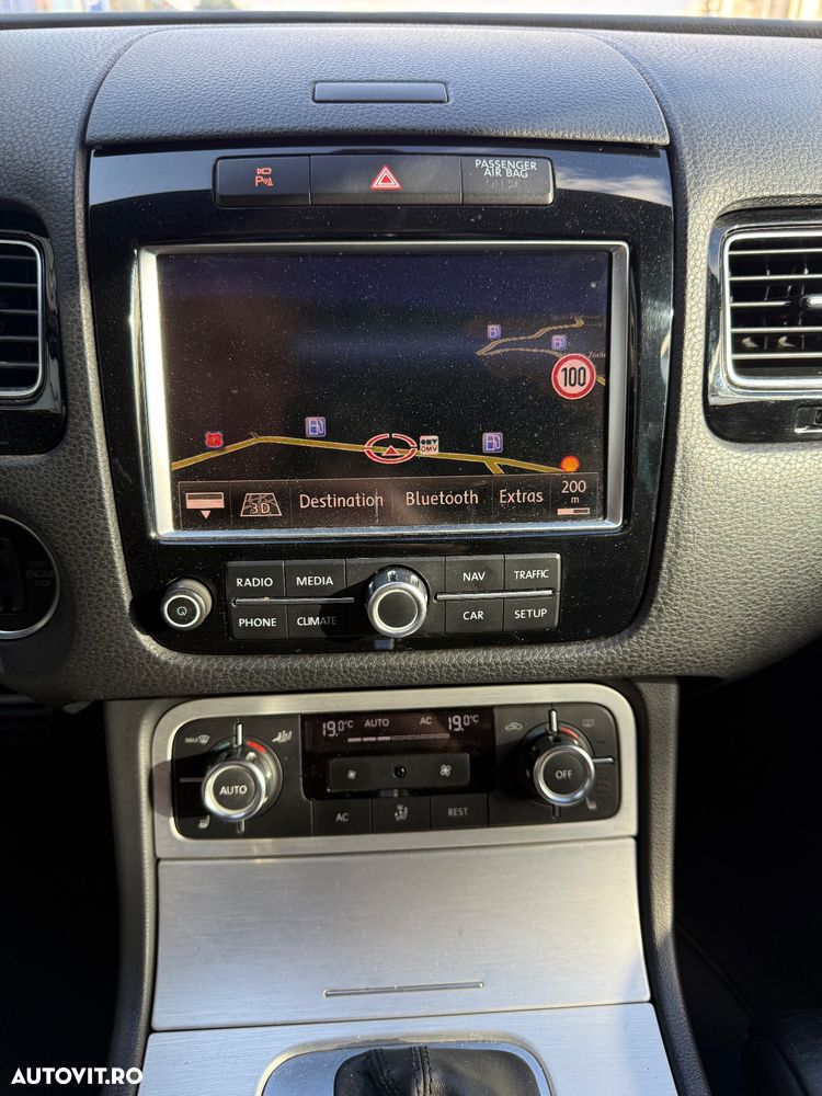 Volkswagen Touareg - 16