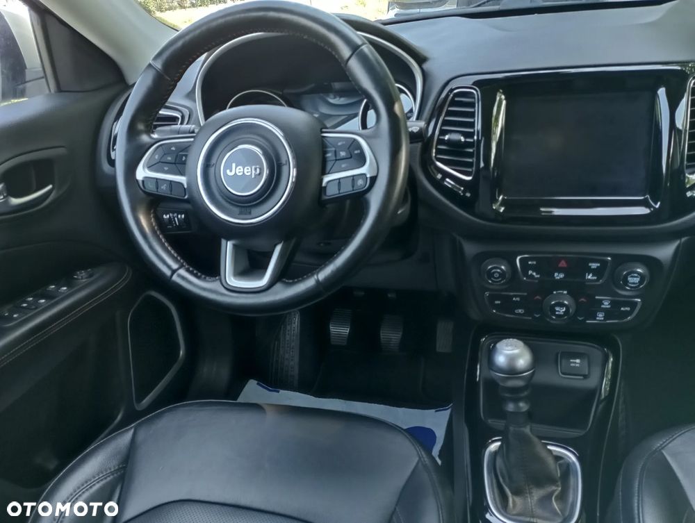 Jeep Compass - 24