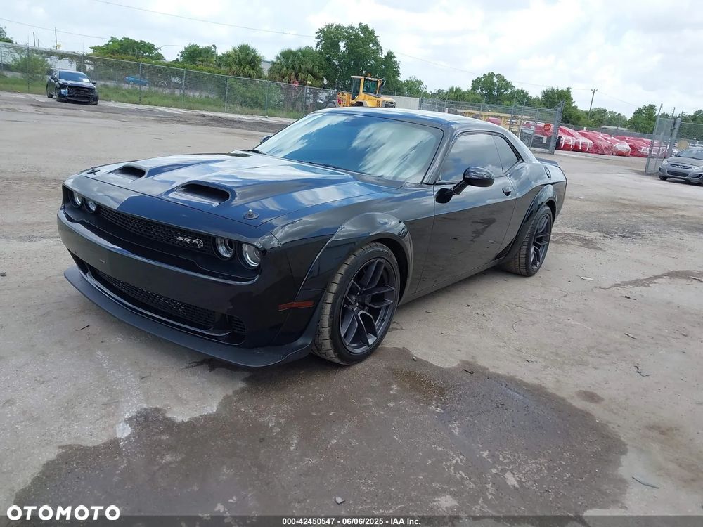 Dodge Challenger 6.4 Scat Pack - 2