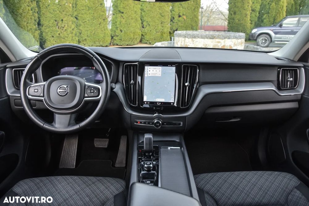 Volvo XC 60 B4 MHEV AT AWD Core - 6