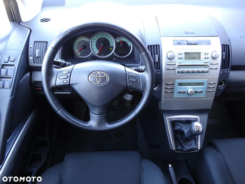 Toyota Corolla Verso 1.8 Sol 7os - 23