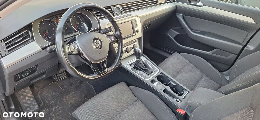 Volkswagen Passat 2.0 TDI (BlueMotion Technology) DSG Comfortline - 9