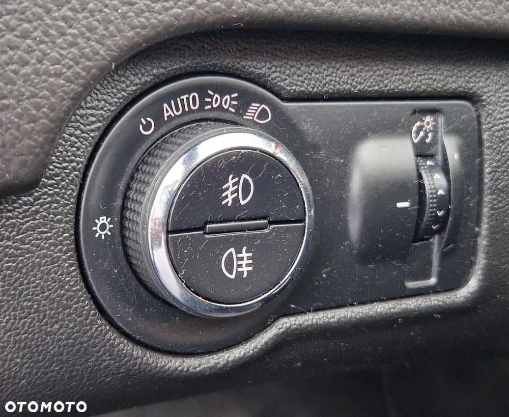 Opel Insignia 2.0 CDTI Design Edition - 18