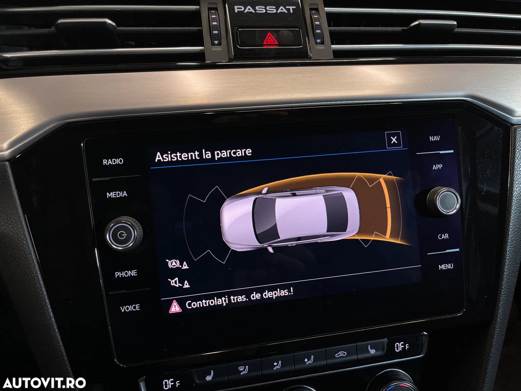 Volkswagen Passat 2.0 TDI DSG Highline - 14