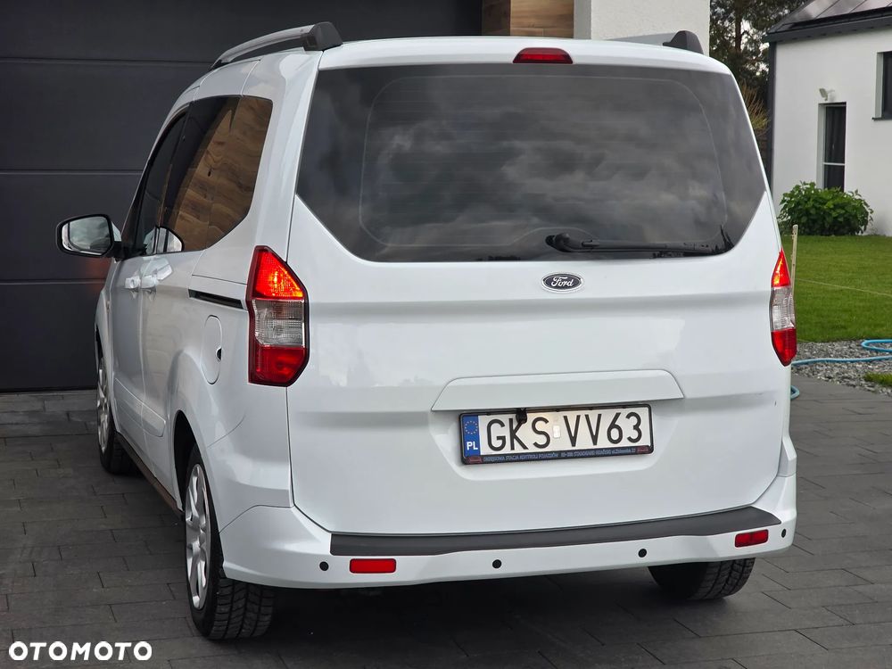Ford Tourneo Courier 1.5 TDCi Titanium - 16
