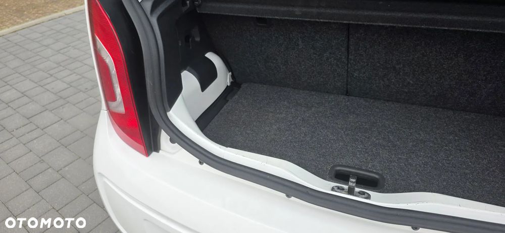 Volkswagen up! cheer - 28