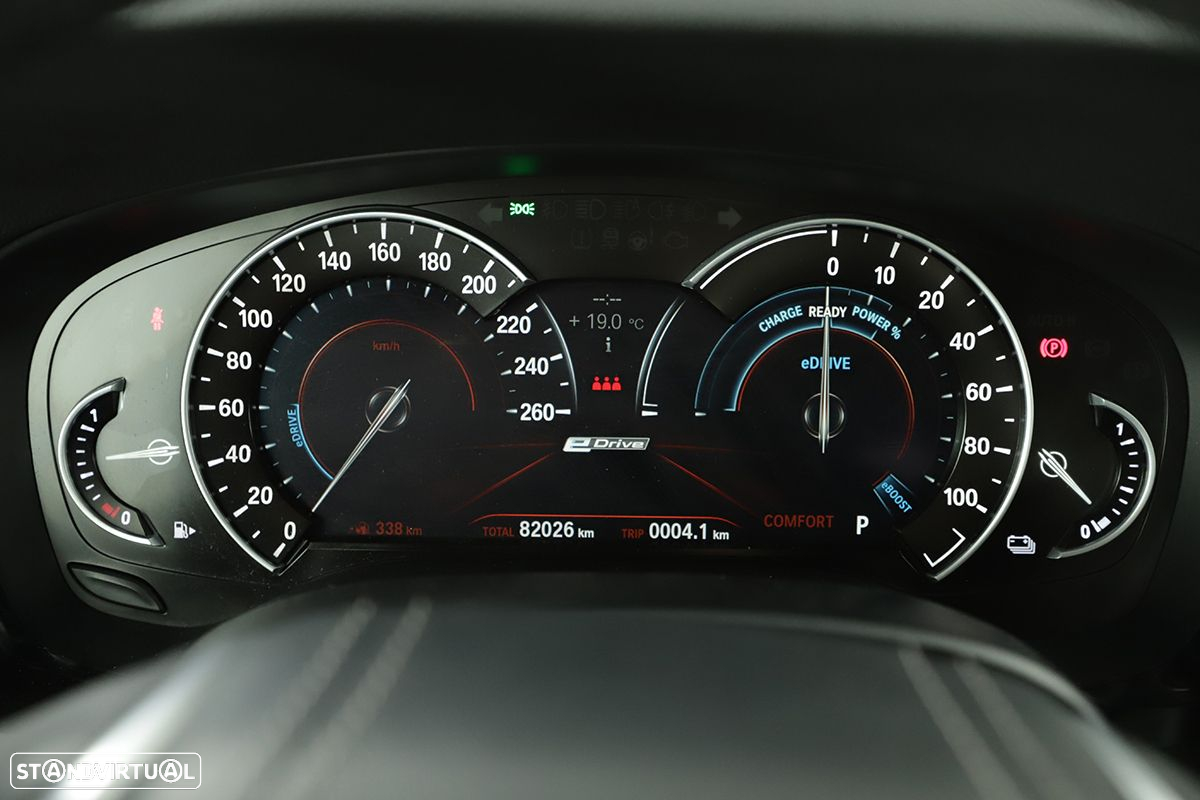 BMW 530 e - 21