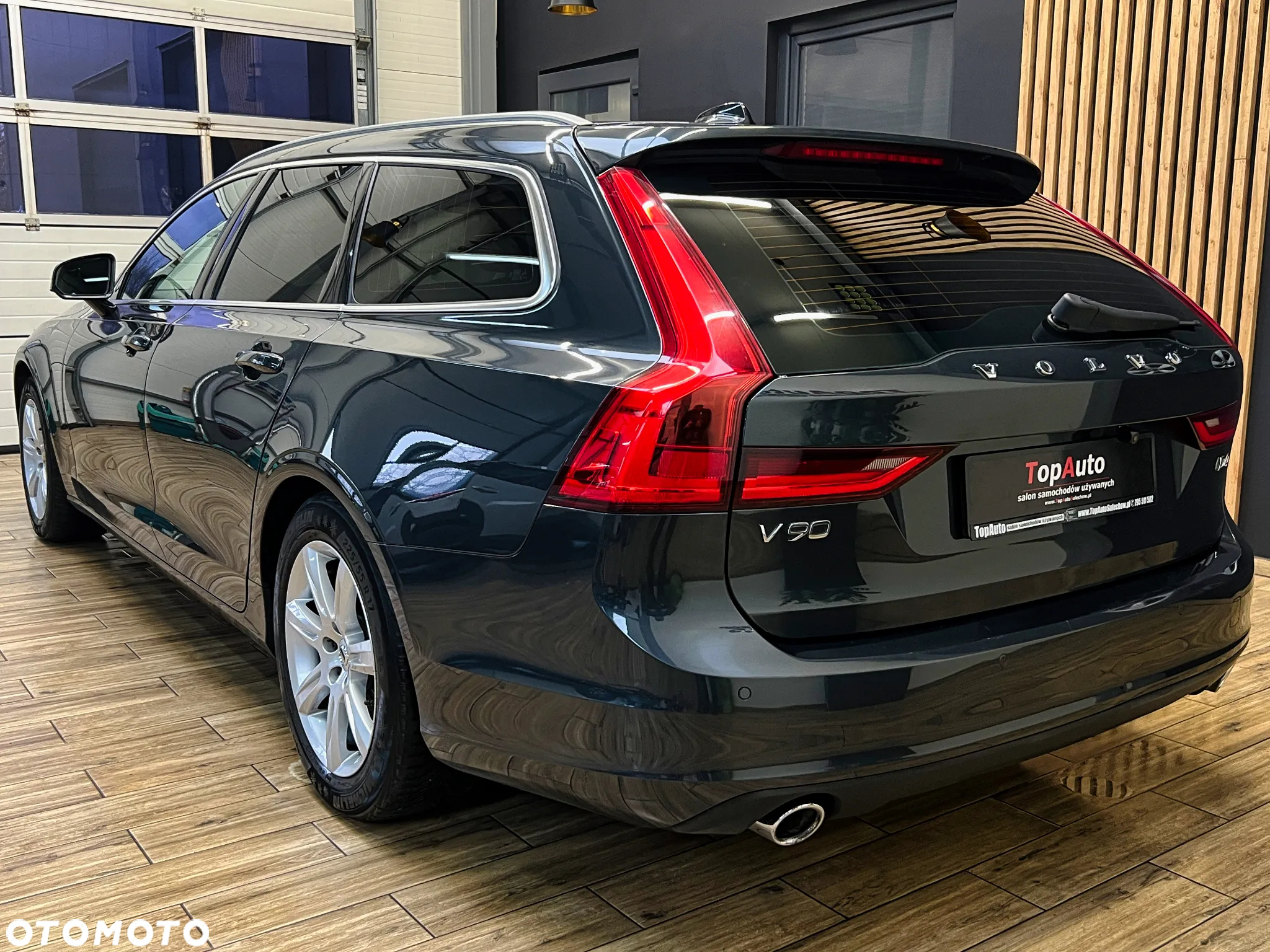 Volvo V90 D4 Momentum Pro - 10