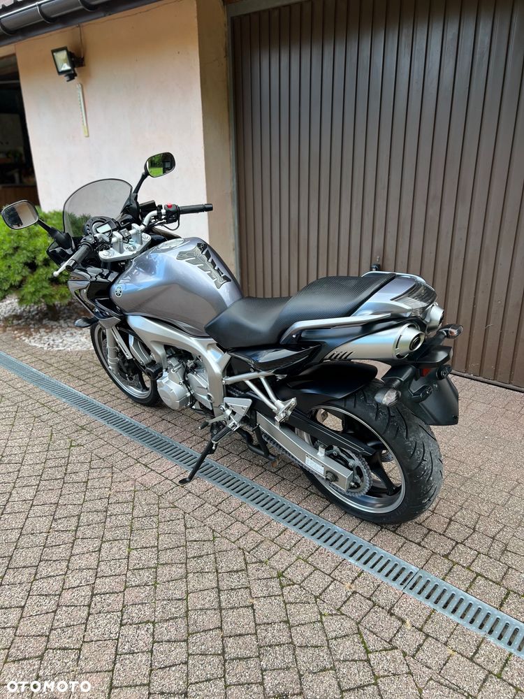 Yamaha FZ6 - 18