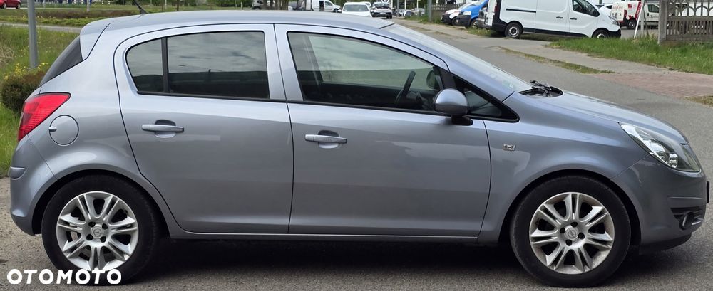 Opel Corsa 1.4 16V Edition - 5