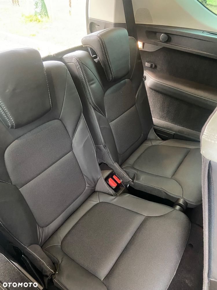 Renault Espace 1.6 dCi Energy Initiale Paris EDC 7os - 11