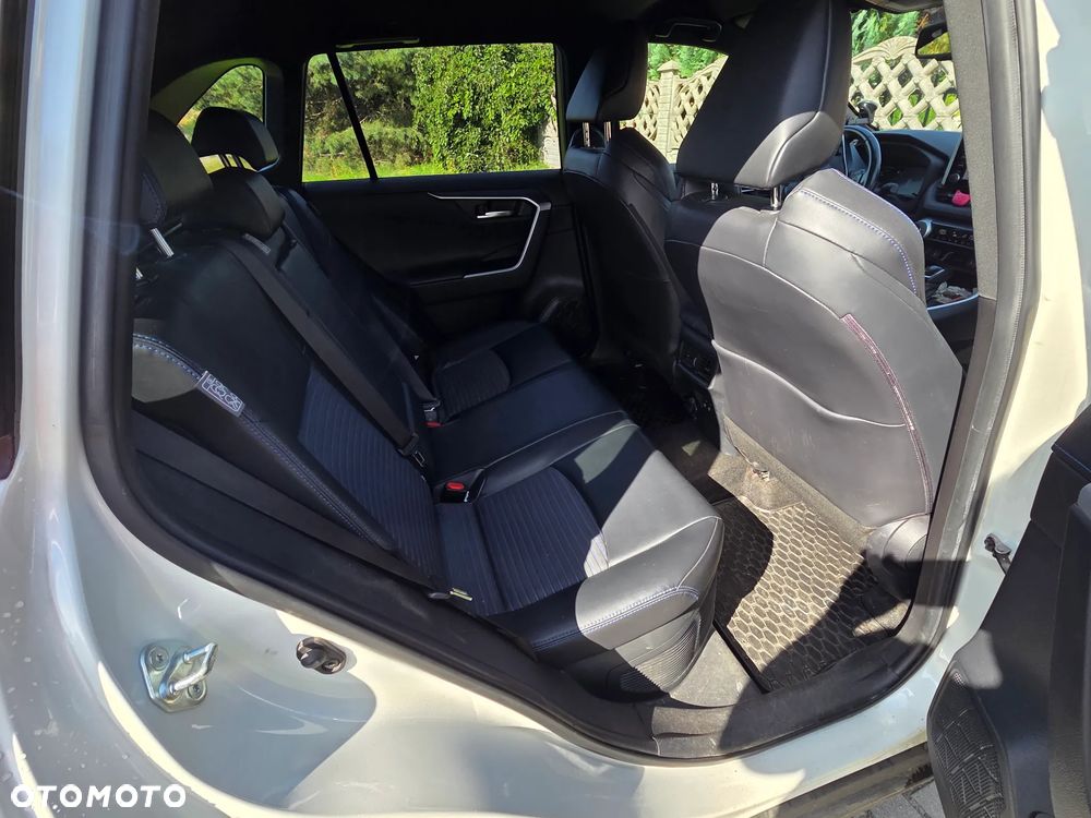 Toyota RAV4 - 8