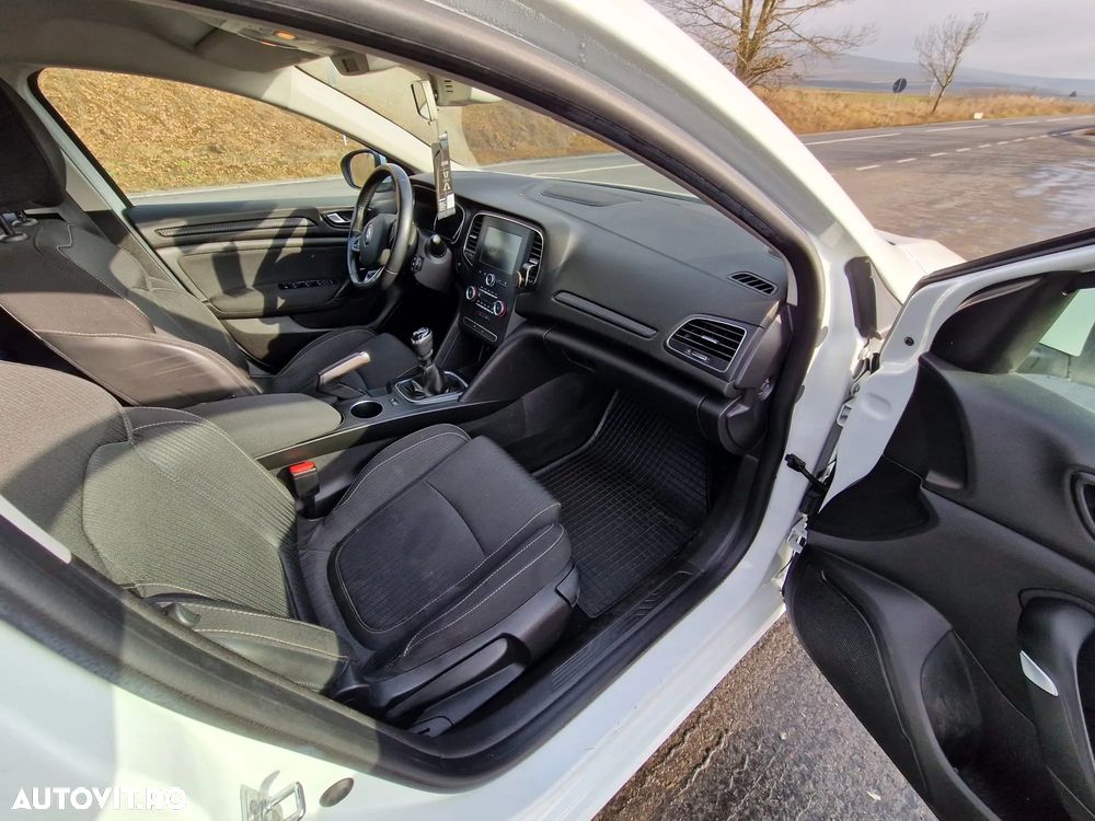 Renault Megane Blue dCi 116 Intens - 12