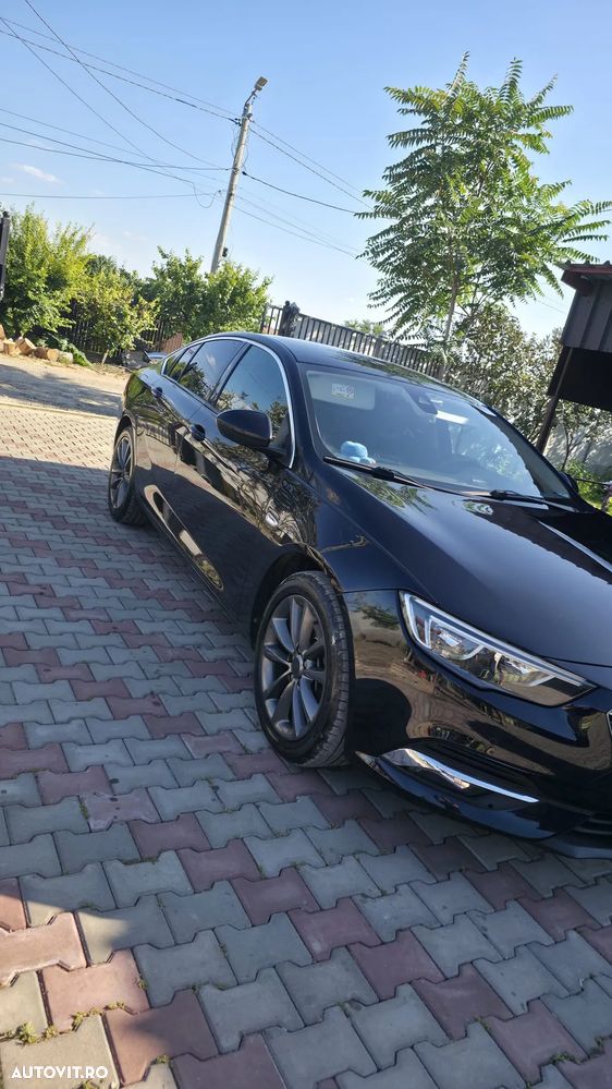 Opel Insignia - 1