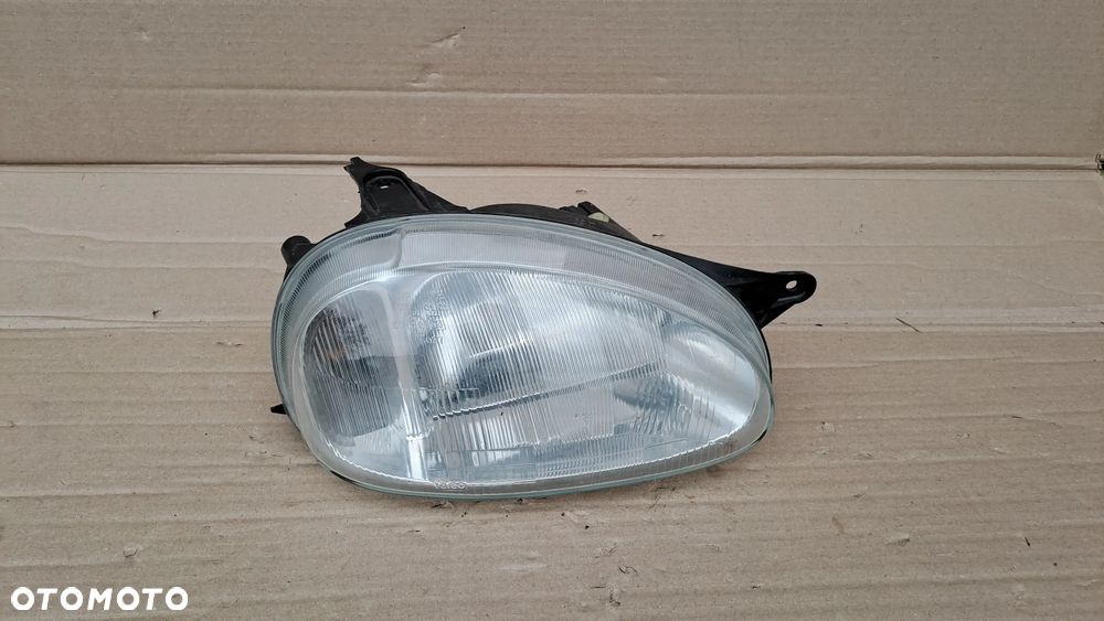 OPEL CORSA B PRAWA LAMPA MANUALNA ŁADNA - 1