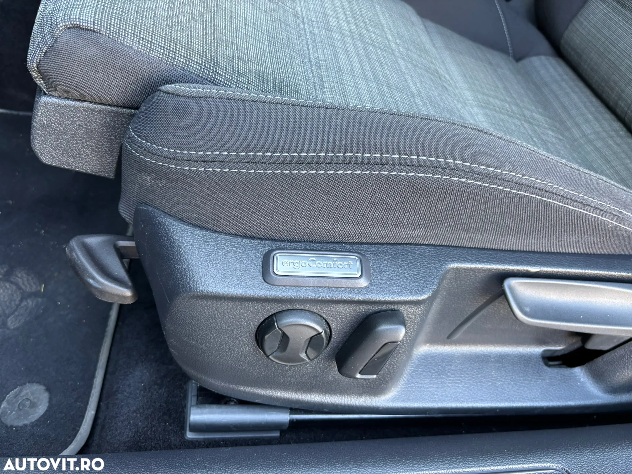 Volkswagen Passat 1.5 TSI ACT DSG Comfortline - 28