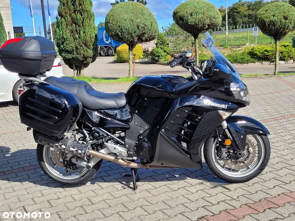 Kawasaki GTR - 17