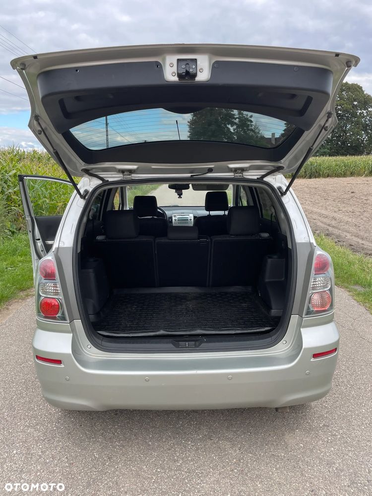 Toyota Corolla Verso - 15