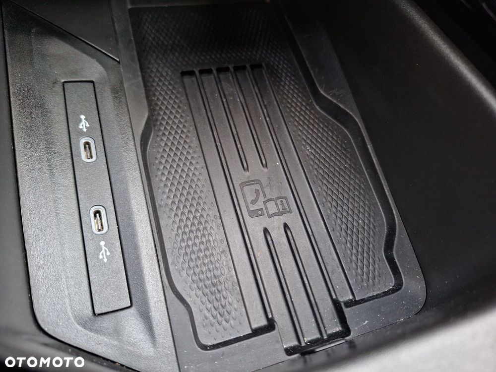 Volkswagen Passat - 24