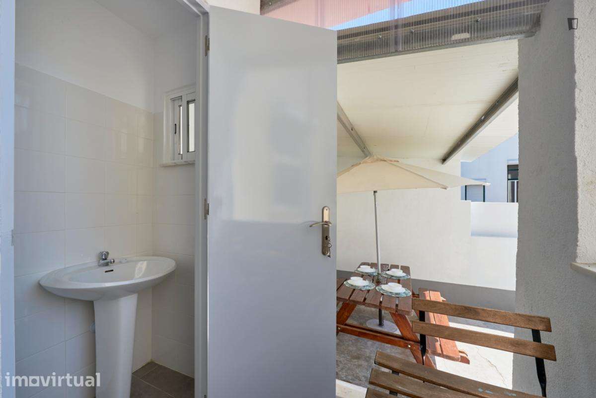 Quarto - localizado em Penha de França Lisbon - Grande imagem: 2/42