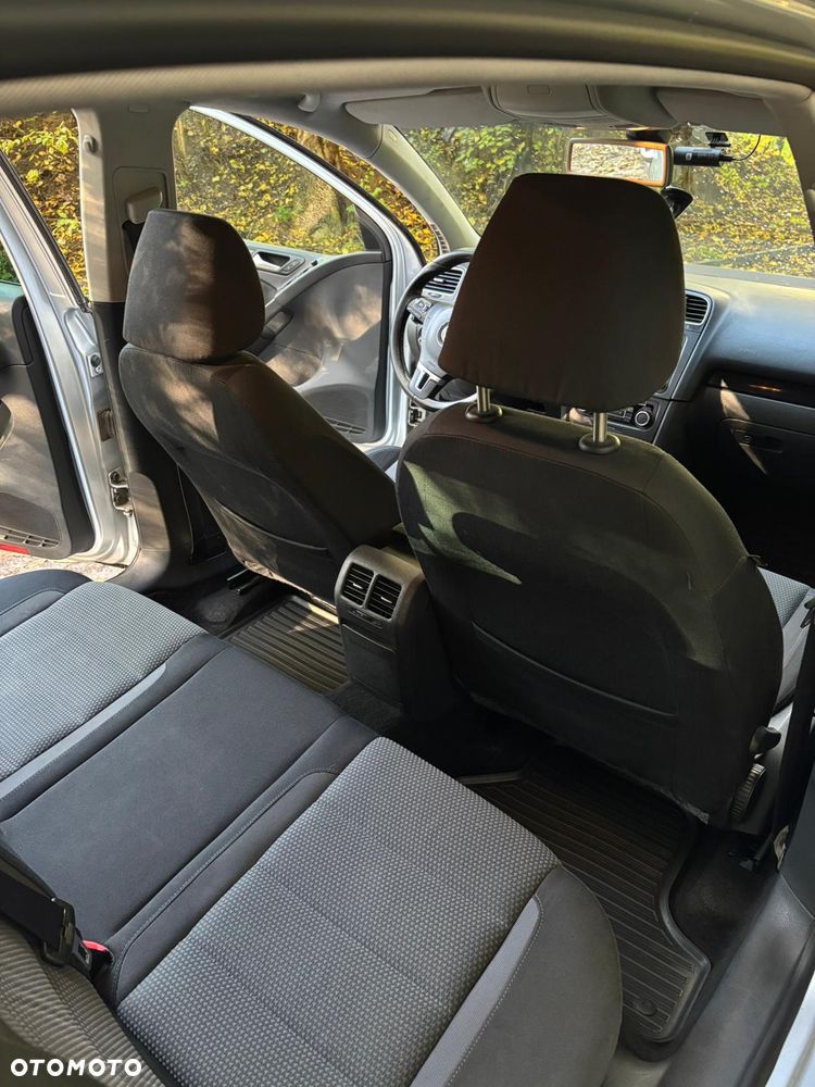 Volkswagen Golf - 6