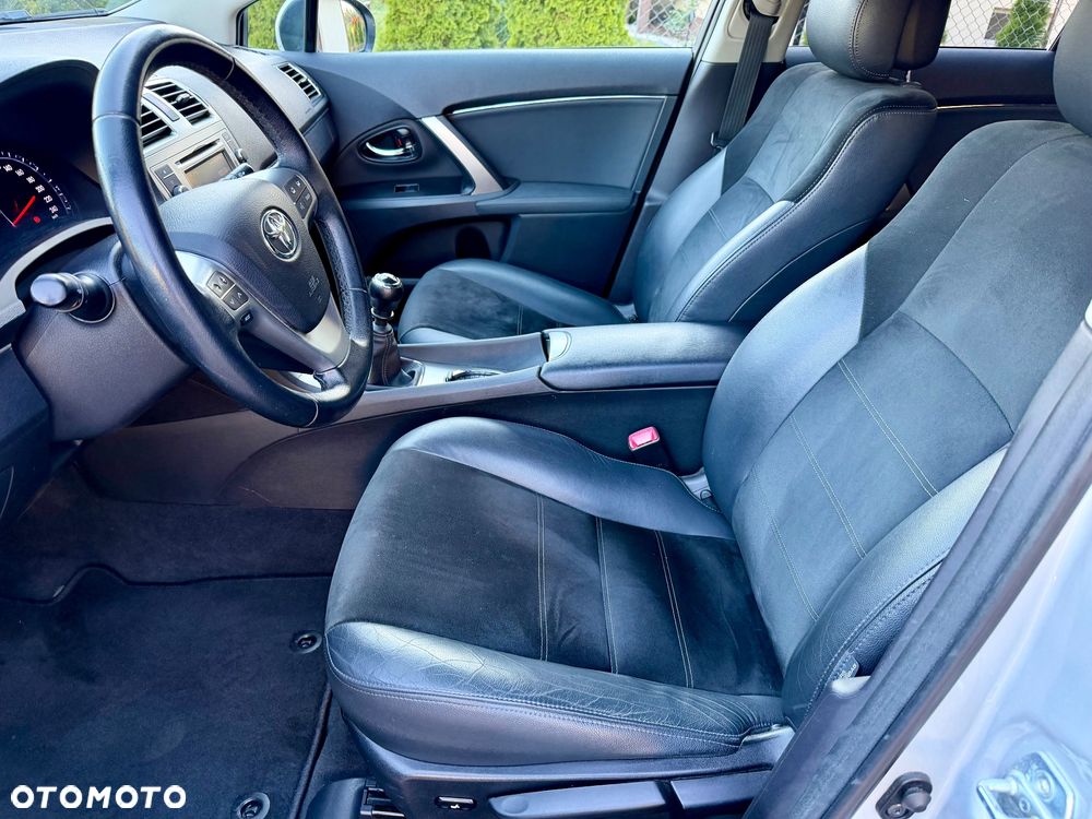 Toyota Avensis 1.8 Executive - 14