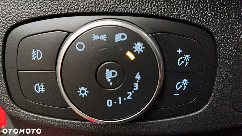 Ford Focus 1.0 EcoBoost mHEV Titanium X - 21