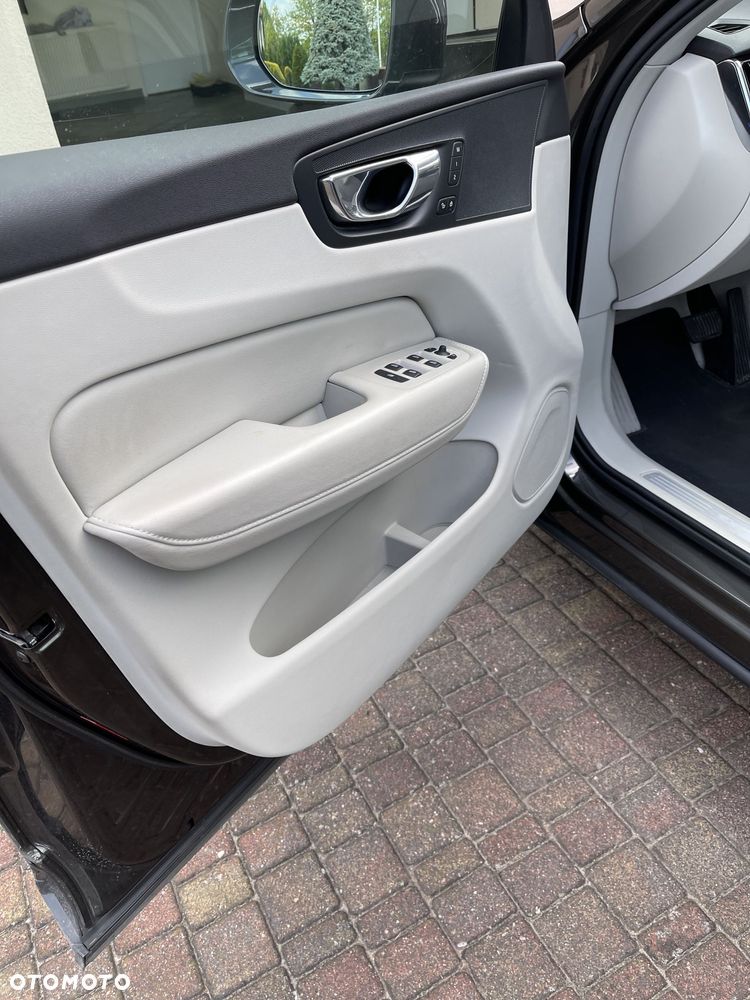 Volvo XC 60 D5 SCR AWD Inscription - 23