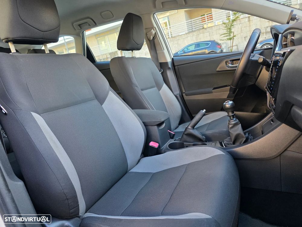 Toyota Auris Touring Sports 1.4 D-4D Comfort+Pack Techno - 12