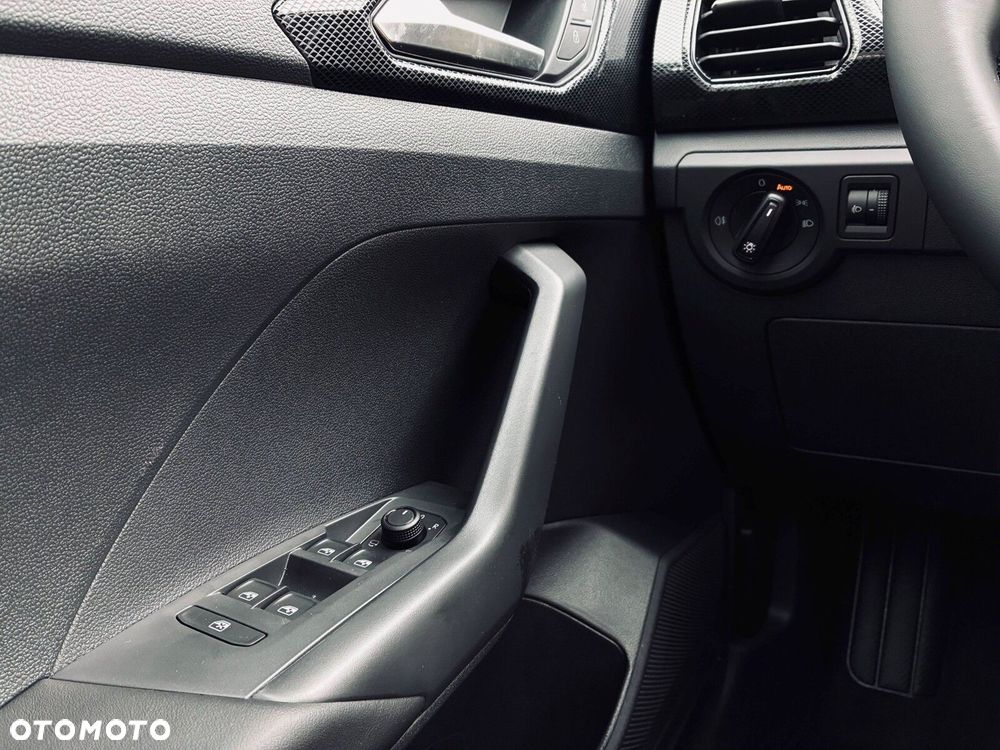 Volkswagen T-Cross - 19