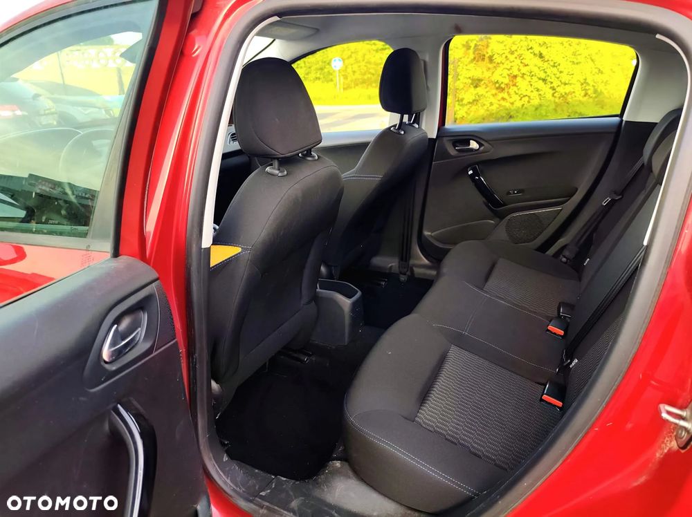 Peugeot 208 PureTech 82 Start & Stop Allure - 13