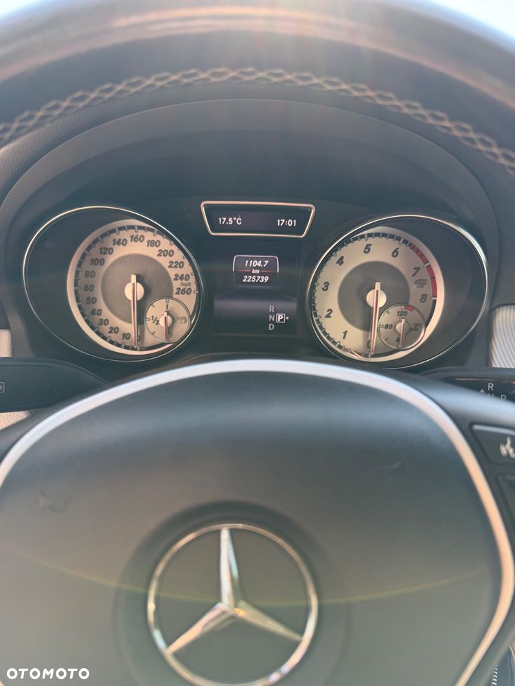 Mercedes-Benz CLA - 12