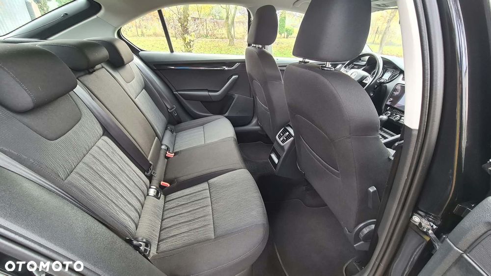 Skoda Octavia 2.0 TSI 4x4 Style DSG - 11