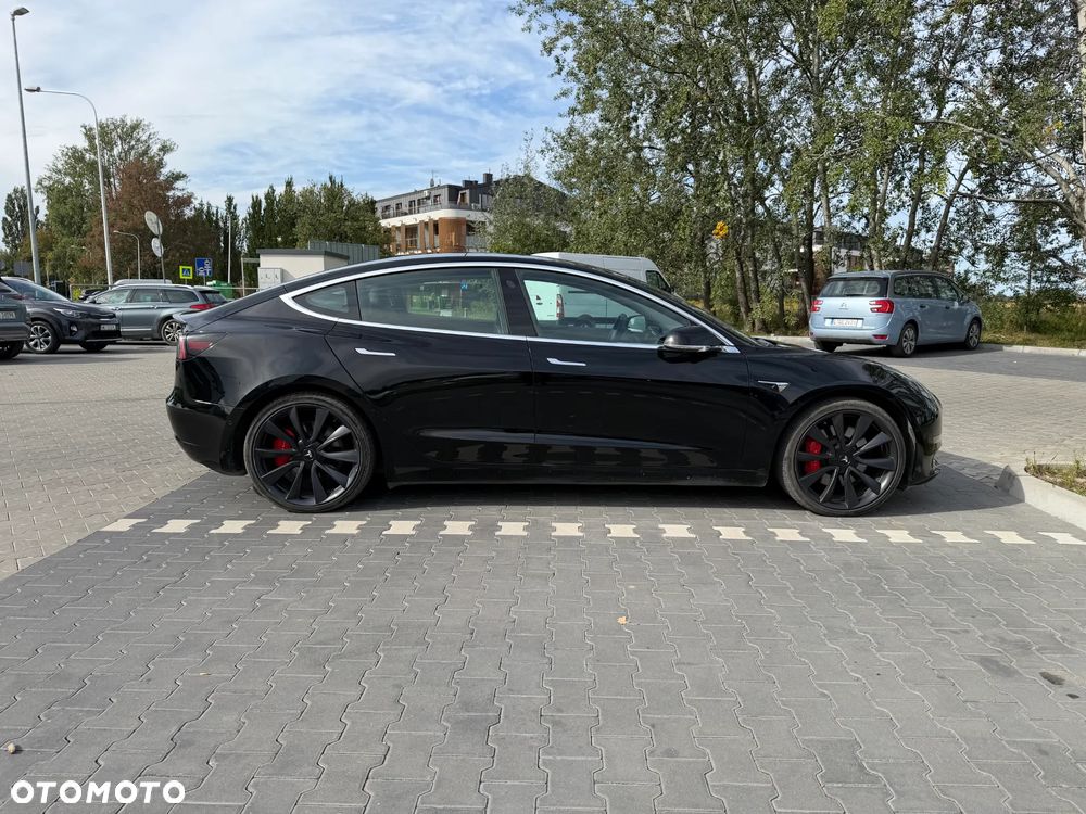 Tesla Model 3 Langstreckenbatterie Allradantrieb Dual Motor Performance - 4