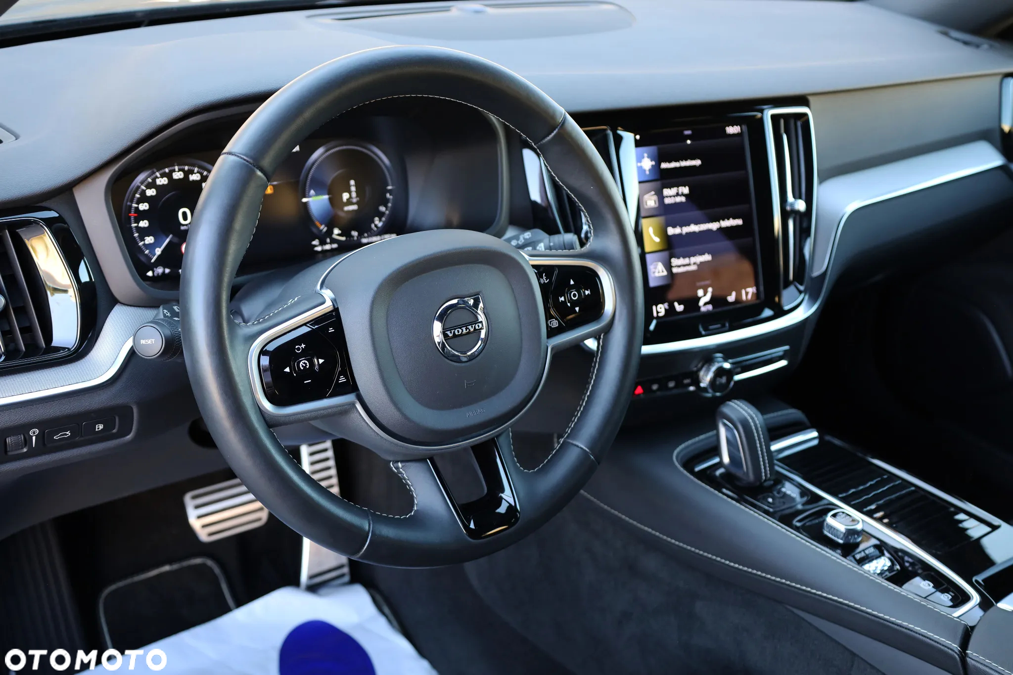 Volvo V60 T6 AWD Recharge Geartronic RDesign - 17