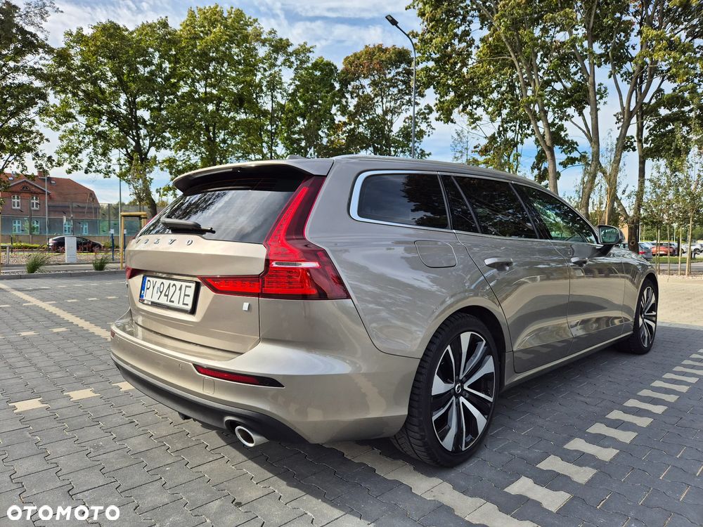 Volvo V60 T4 Momentum Pro - 11