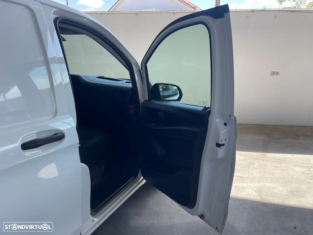 Mercedes-Benz VITO 111 CDI  ISOTÉRMICA - 14