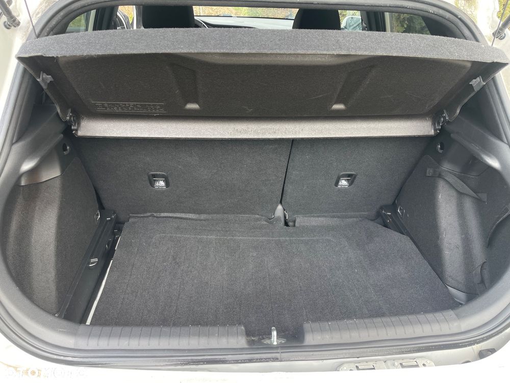 Hyundai i20 1.2 BlueDrive Elegant - 12