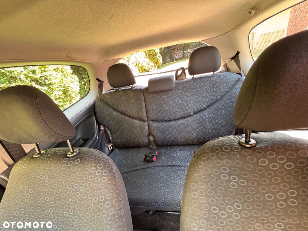 Toyota Yaris - 5