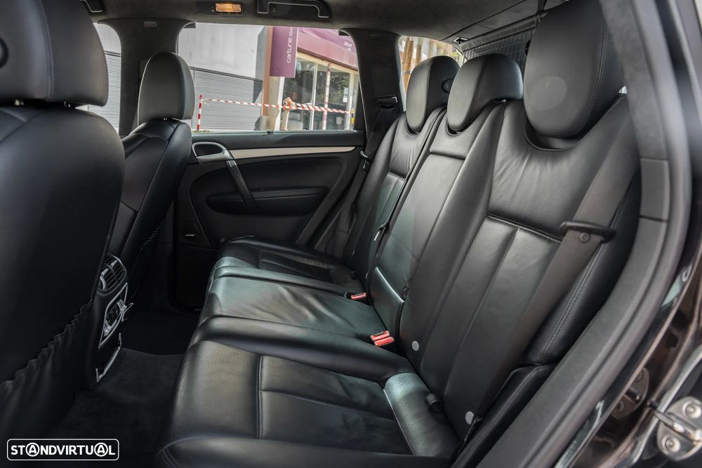 Porsche Cayenne Turbo - 14