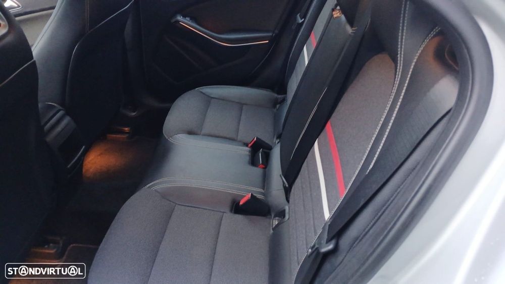 Mercedes-Benz A 200 CDI (BlueEFFICIENCY) Urban - 15