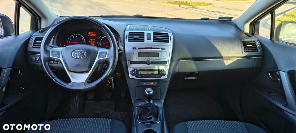Toyota Avensis 1.8 Active - 9