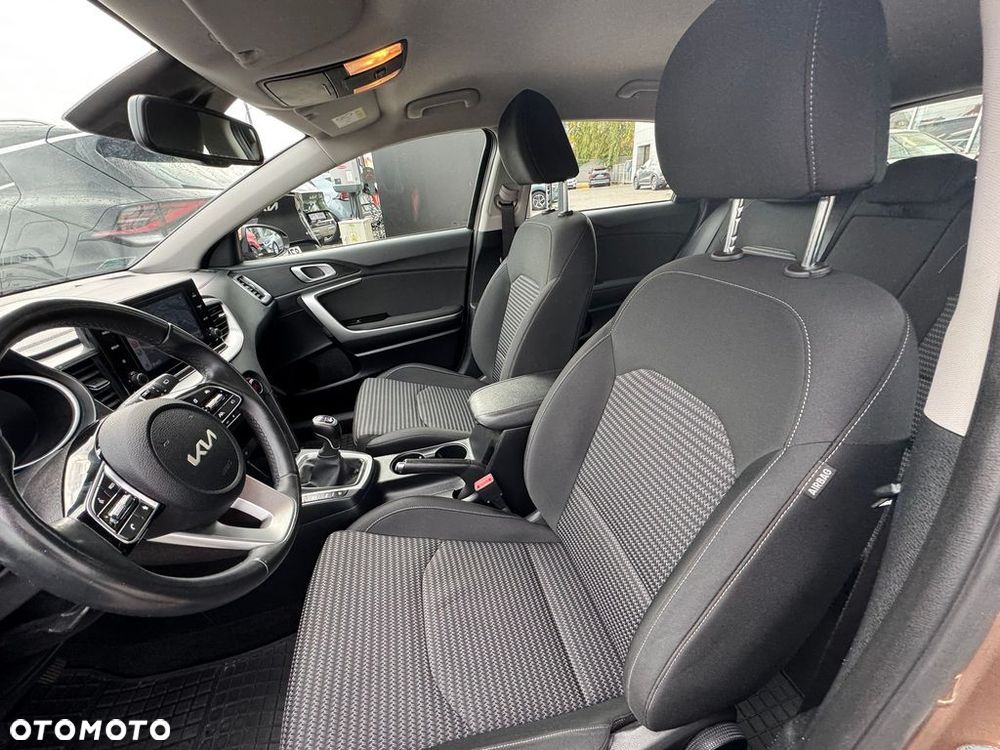 Kia Ceed 1.5 T-GDI M - 10