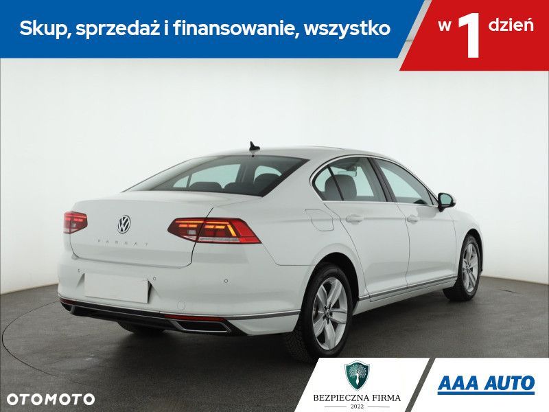 Volkswagen Passat - 7