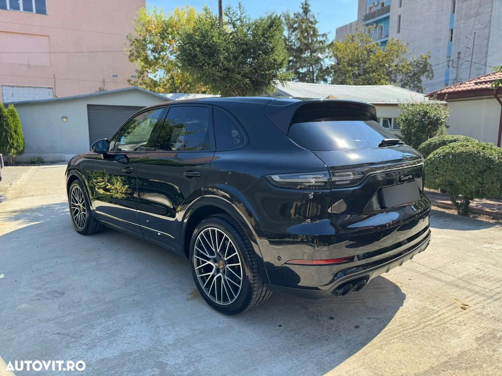Porsche Cayenne - 4
