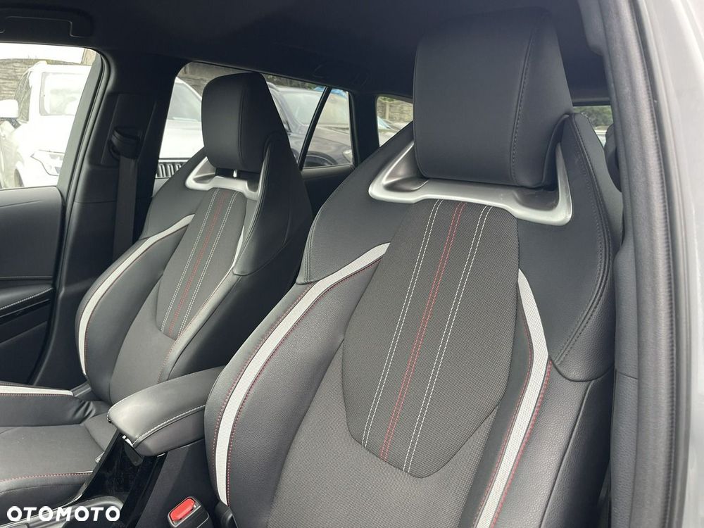 Toyota Corolla 2.0 Hybrid GR Sport - 12