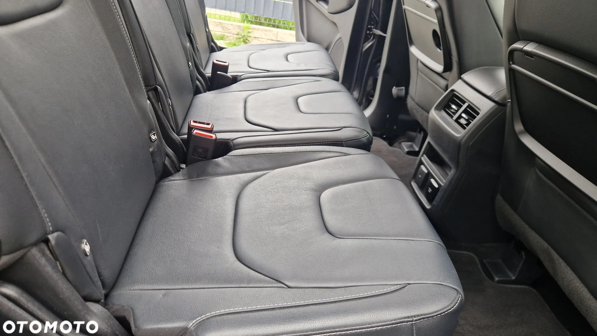 Ford S-Max 2.0 TDCi 4WD Titanium PowerShift - 24