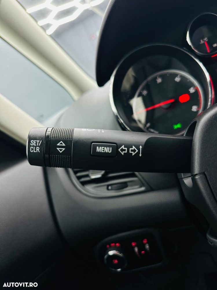 Opel Zafira Tourer 2.0 CDTI ECOFLEX Start/Stop Active - 29