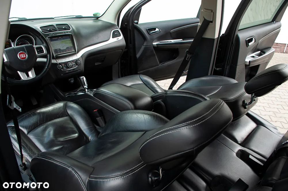 Fiat Freemont 2.0 Multijet Black Code AWD - 29